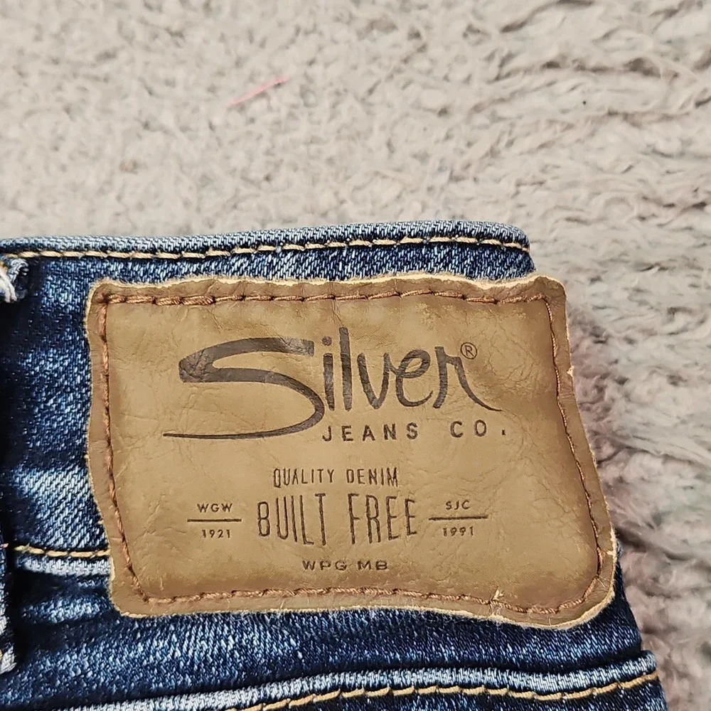 Silver Jeans Suki Capri Womens 31 Blue Denim Western Dark Wash Distressed Faded